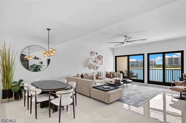 533 La Peninsula BLVD 533, Naples, FL 34113