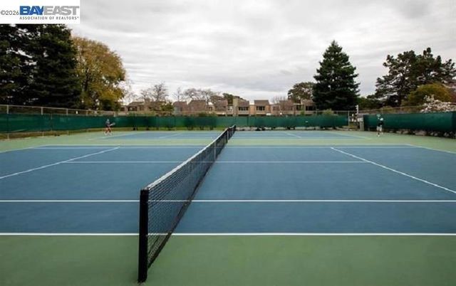 3211 Phoenix Ln, Alameda, CA 94502