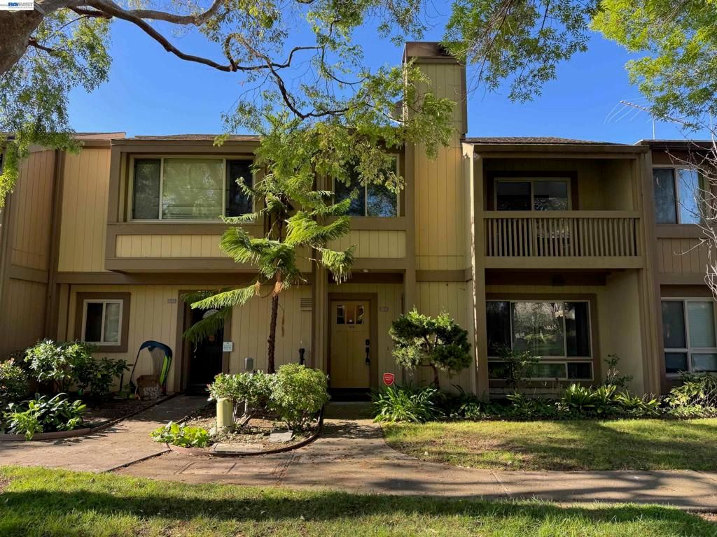 Image 1 of property listing at 3211 Phoenix Ln, Alameda, CA 94502
