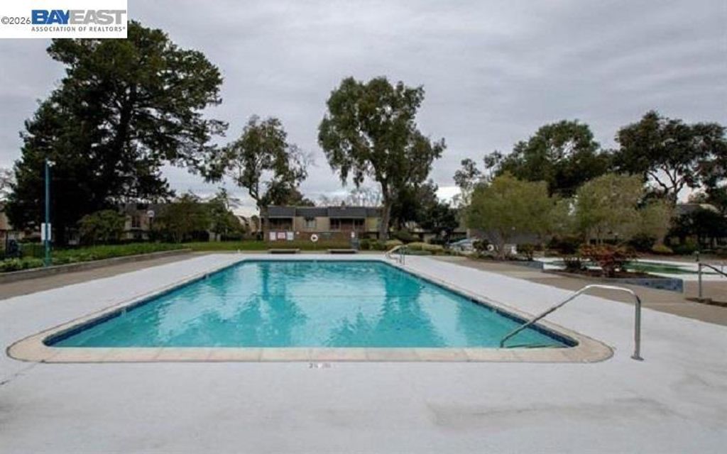 Image 19 of property listing at 3211 Phoenix Ln, Alameda, CA 94502