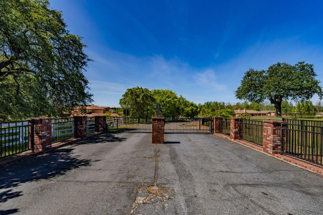 5151 Milton Ranch Rd, Shingle Springs, CA 95682