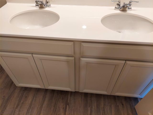 171 Purple Heart DR, Buda, TX 78610