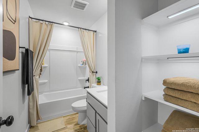 5323 Franklin Hills, Von Ormy, TX 78073