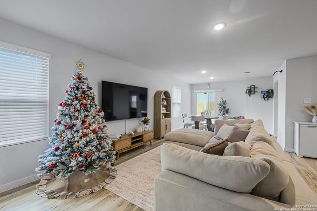 5323 Franklin Hills, Von Ormy, TX 78073