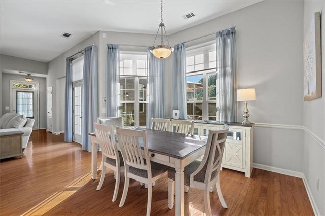 301 Glens Way, Woodstock, GA 30188