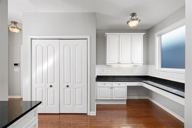 301 Glens Way, Woodstock, GA 30188