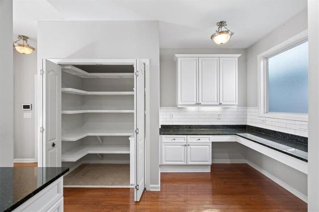 301 Glens Way, Woodstock, GA 30188