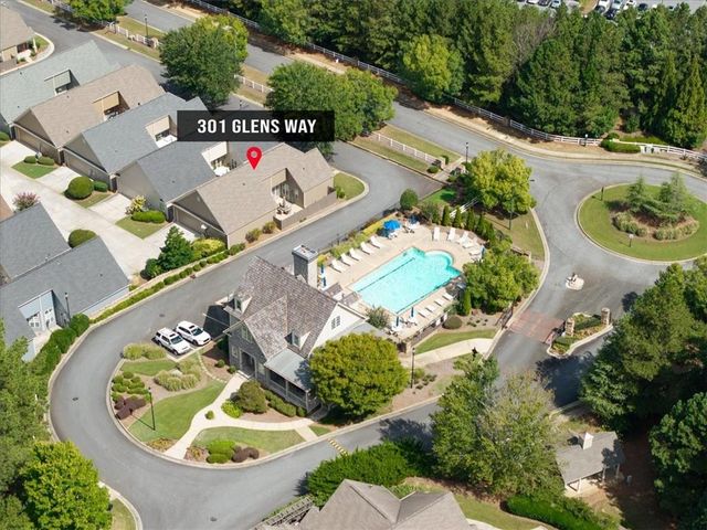 301 Glens Way, Woodstock, GA 30188