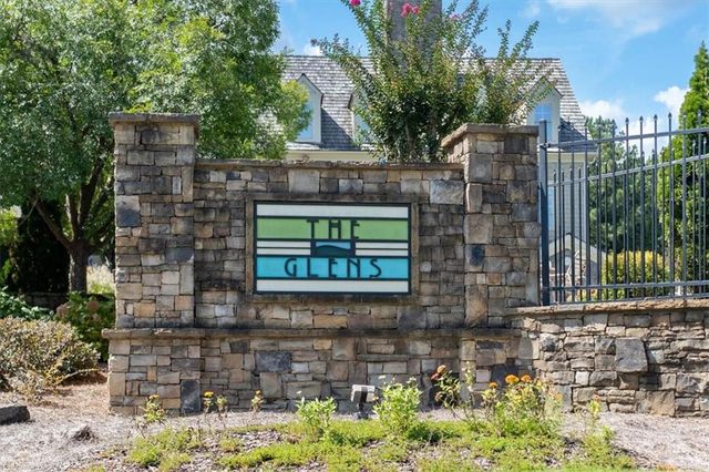 301 Glens Way, Woodstock, GA 30188