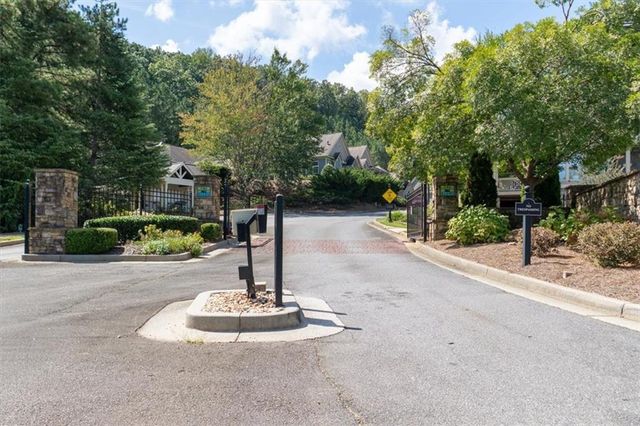 301 Glens Way, Woodstock, GA 30188