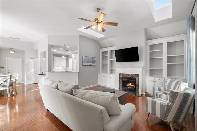 301 Glens Way, Woodstock, GA 30188