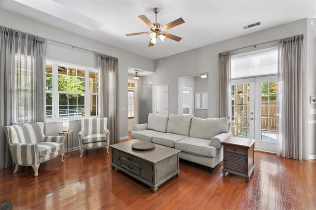 301 Glens Way, Woodstock, GA 30188