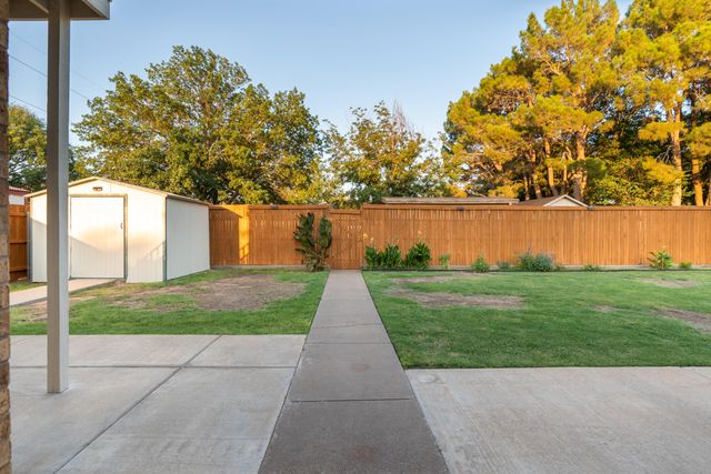 512 N Grover Avenue, Lubbock, TX 79416