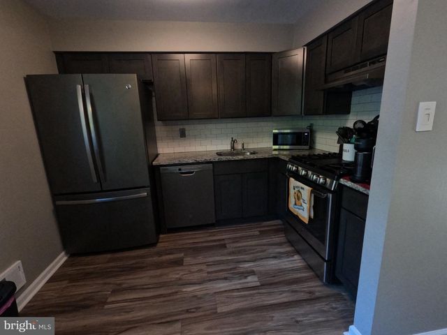 12 6TH ST, Barnegat, NJ 08005