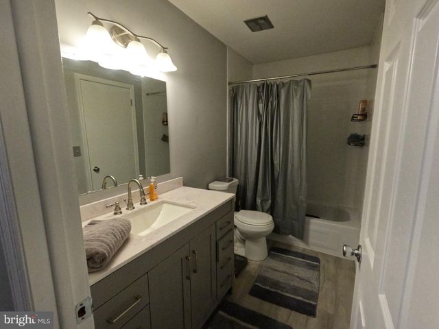 12 6TH ST, Barnegat, NJ 08005