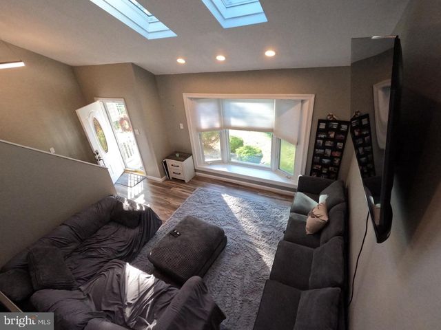 12 6TH ST, Barnegat, NJ 08005