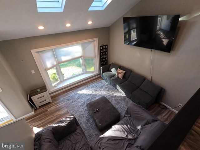 12 6TH ST, Barnegat, NJ 08005