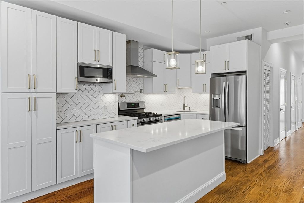 80 Marion St 1, Boston, MA 02128