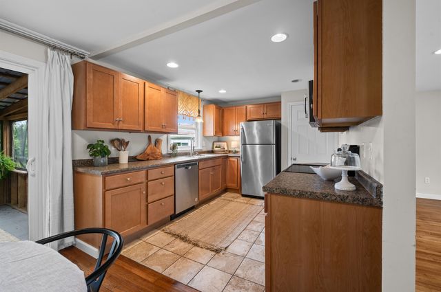 46 Coakley Road, Portsmouth, NH 03801