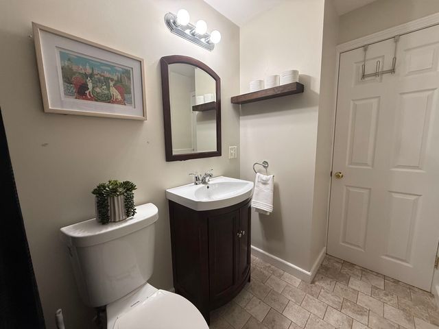 46 Coakley Road, Portsmouth, NH 03801