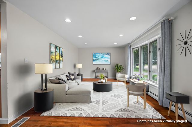46 Coakley Road, Portsmouth, NH 03801