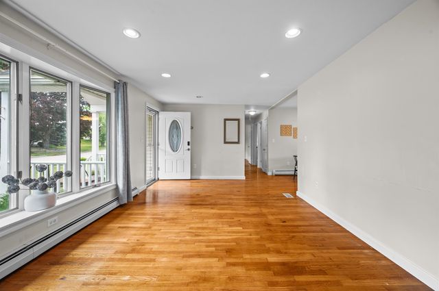 46 Coakley Road, Portsmouth, NH 03801