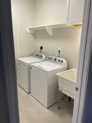 11931 Lakeview Manor Drive, Willis, TX 77318