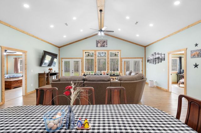 300 Mud Ln, Tullahoma, TN 37388