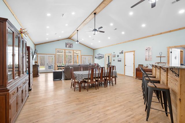 300 Mud Ln, Tullahoma, TN 37388