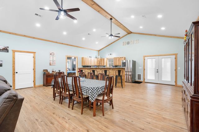 300 Mud Ln, Tullahoma, TN 37388