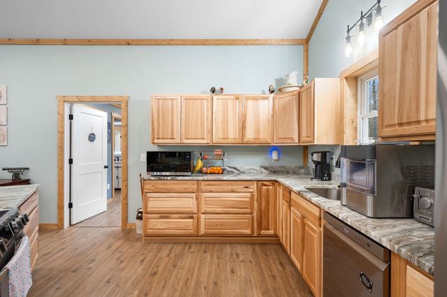 300 Mud Ln, Tullahoma, TN 37388