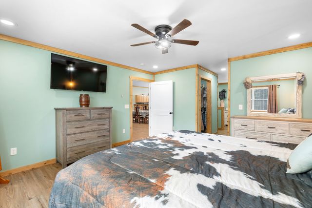 300 Mud Ln, Tullahoma, TN 37388