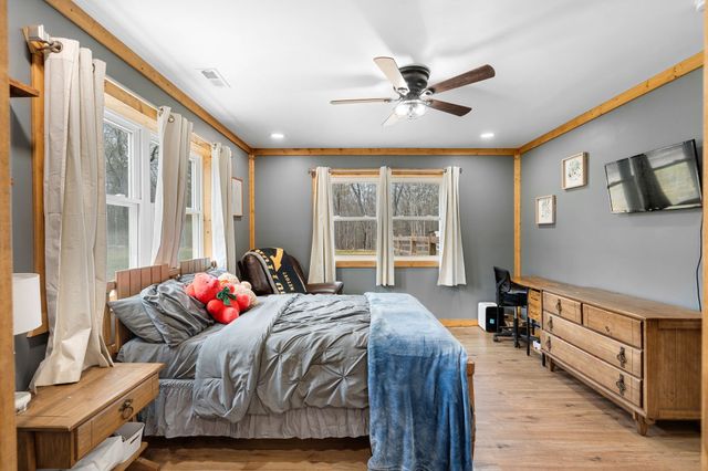 300 Mud Ln, Tullahoma, TN 37388