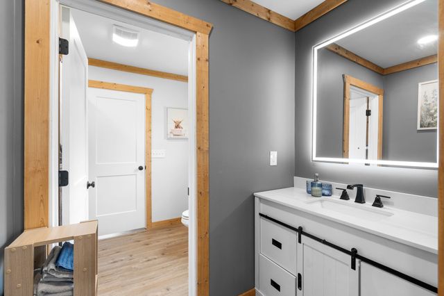 300 Mud Ln, Tullahoma, TN 37388