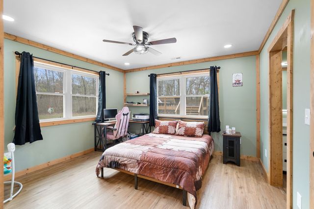 300 Mud Ln, Tullahoma, TN 37388