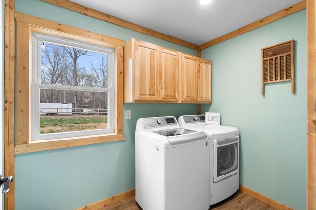 300 Mud Ln, Tullahoma, TN 37388