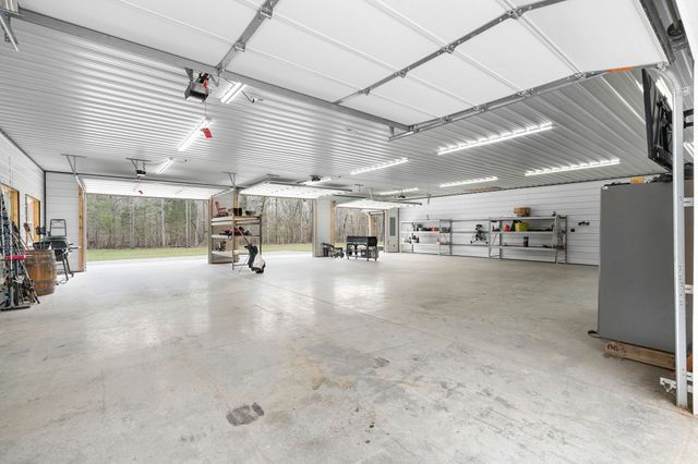 300 Mud Ln, Tullahoma, TN 37388