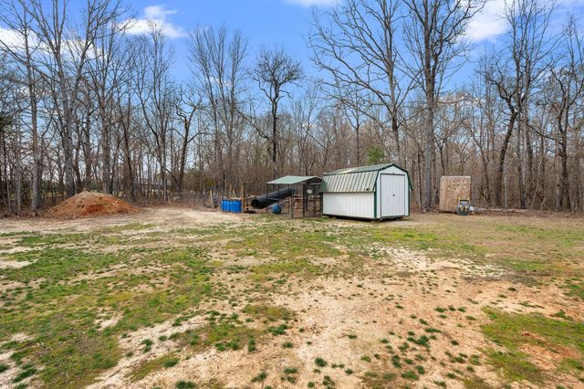 300 Mud Ln, Tullahoma, TN 37388