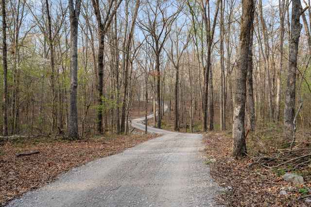 300 Mud Ln, Tullahoma, TN 37388