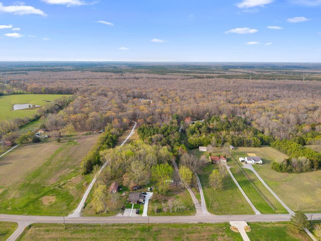 300 Mud Ln, Tullahoma, TN 37388