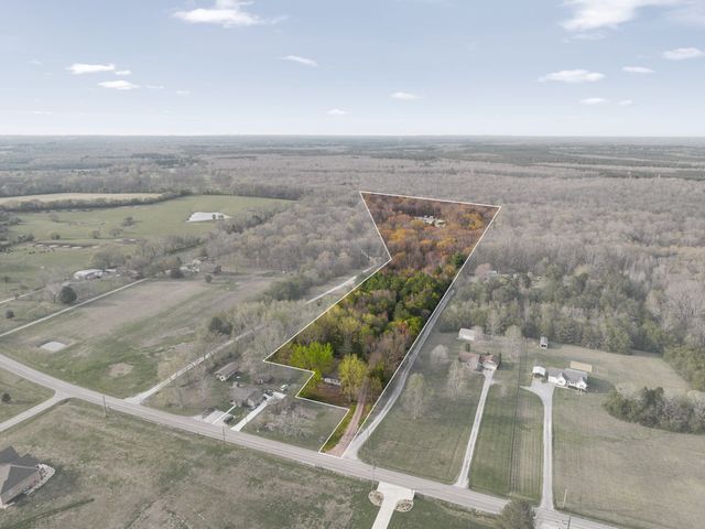 300 Mud Ln, Tullahoma, TN 37388