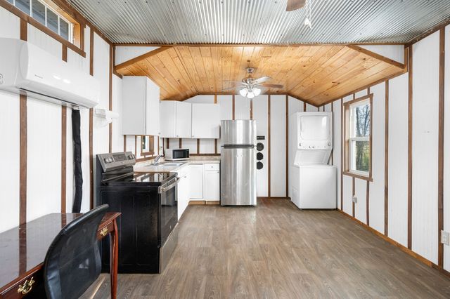 300 Mud Ln, Tullahoma, TN 37388