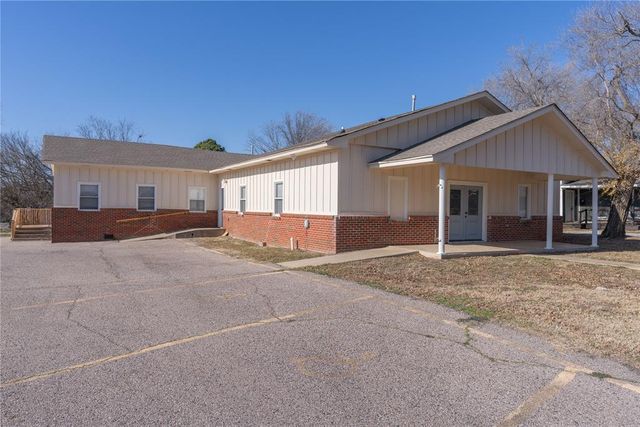 700 N Tucker Avenue, Shawnee, OK 74801