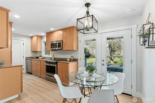 16326 Lake Hills Boulevard, Bellevue, WA 98008