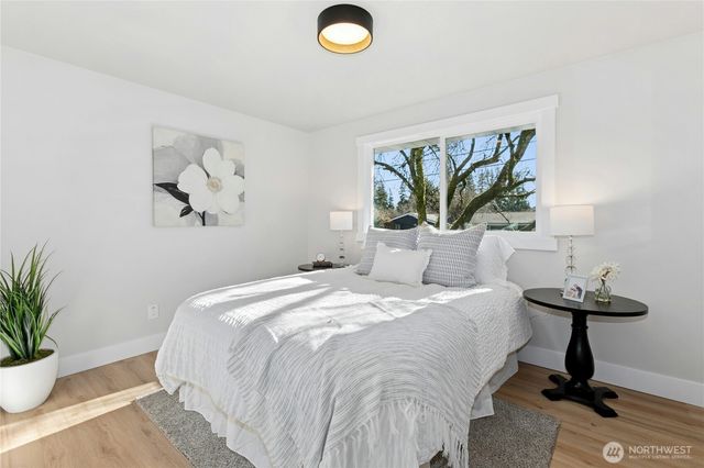 16326 Lake Hills Boulevard, Bellevue, WA 98008