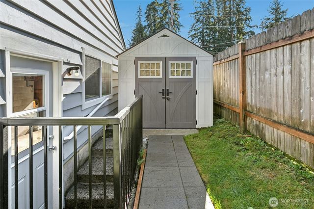 16326 Lake Hills Boulevard, Bellevue, WA 98008