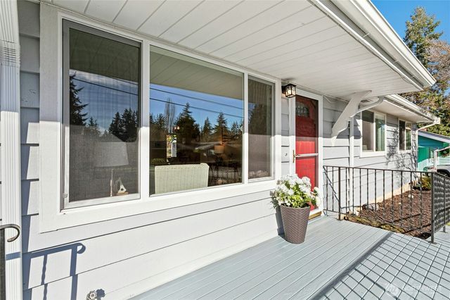 16326 Lake Hills Boulevard, Bellevue, WA 98008