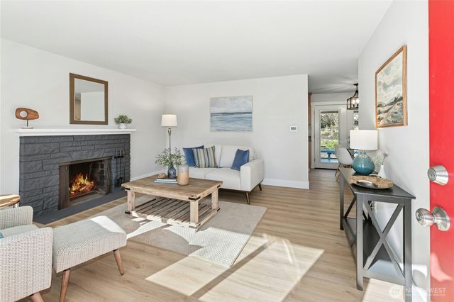 16326 Lake Hills Boulevard, Bellevue, WA 98008