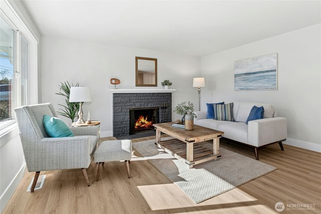 16326 Lake Hills Boulevard, Bellevue, WA 98008