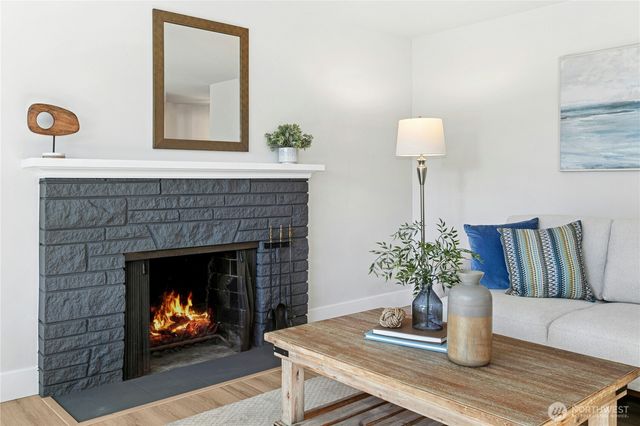 16326 Lake Hills Boulevard, Bellevue, WA 98008